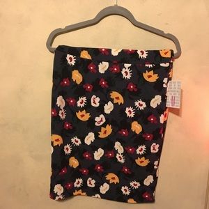 NWT LuLaRoe M Floral Cassie